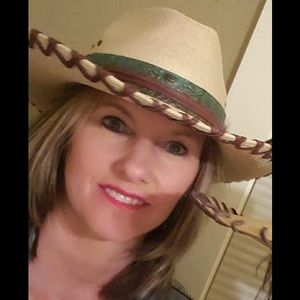 Meet your Posher, Brenda